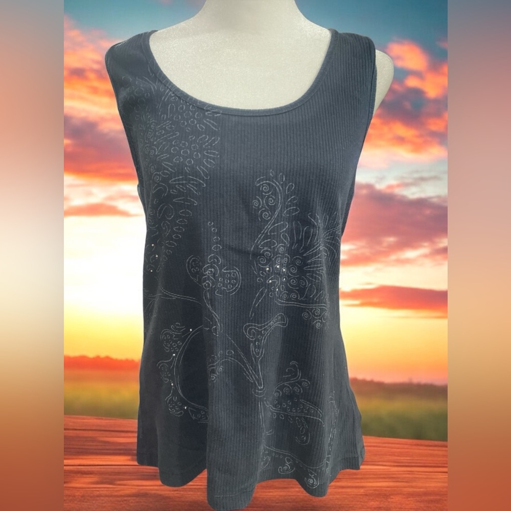 SONOMA Women’s tank top. Preloved. 
Size: Large

A11